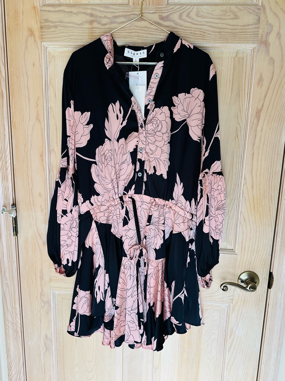 NWT Black and Pink AVARA dress